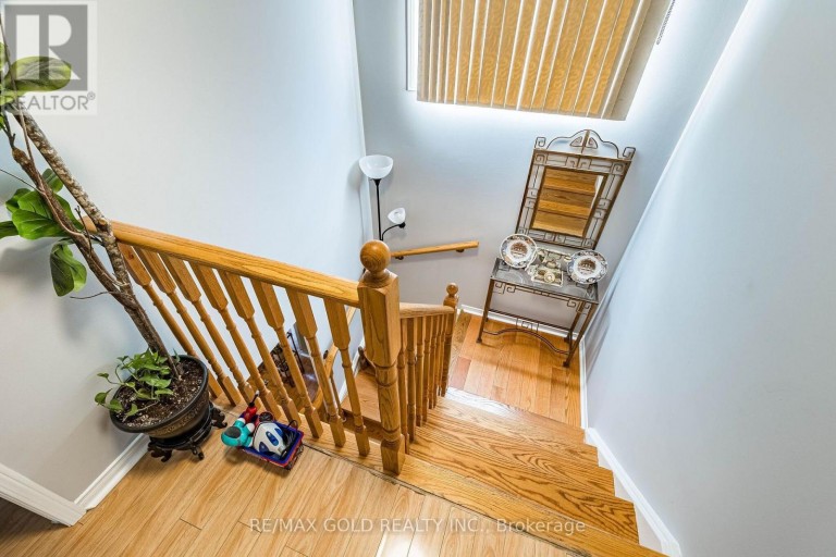 6 MISTDALE CRESCENT, Brampton (Fletcher's Meadow), Ontario, L7A1S1