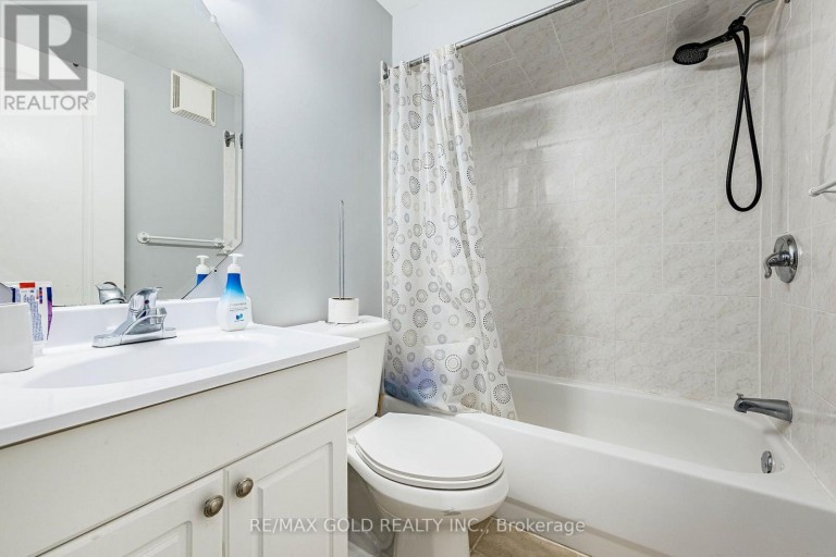 6 MISTDALE CRESCENT, Brampton (Fletcher's Meadow), Ontario, L7A1S1