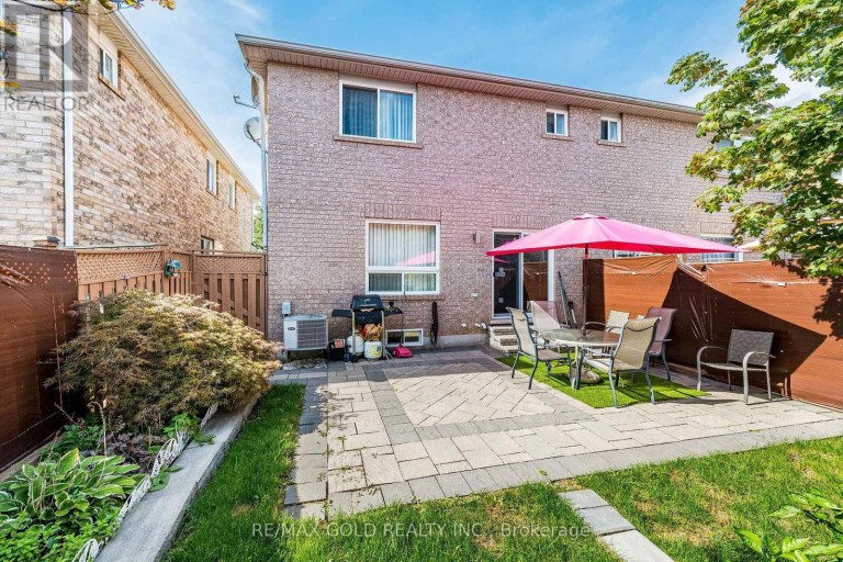 6 MISTDALE CRESCENT, Brampton (Fletcher's Meadow), Ontario, L7A1S1