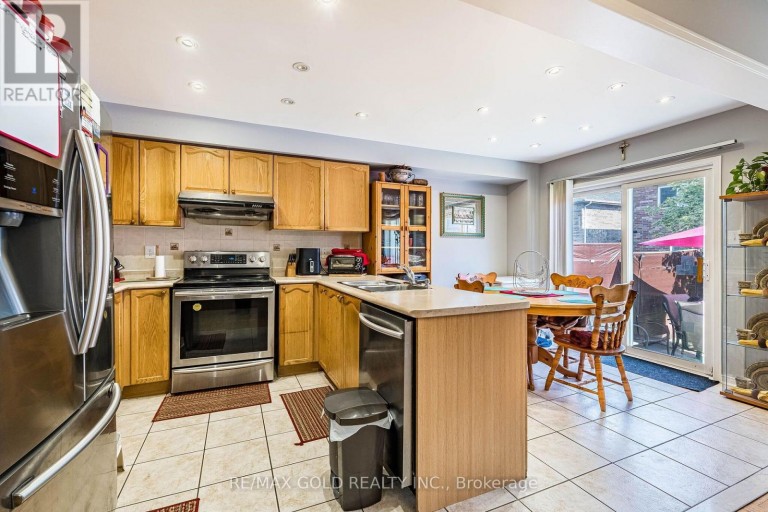 6 MISTDALE CRESCENT, Brampton (Fletcher's Meadow), Ontario, L7A1S1