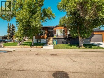 2021 15 Street Coaldale Alberta photo 1