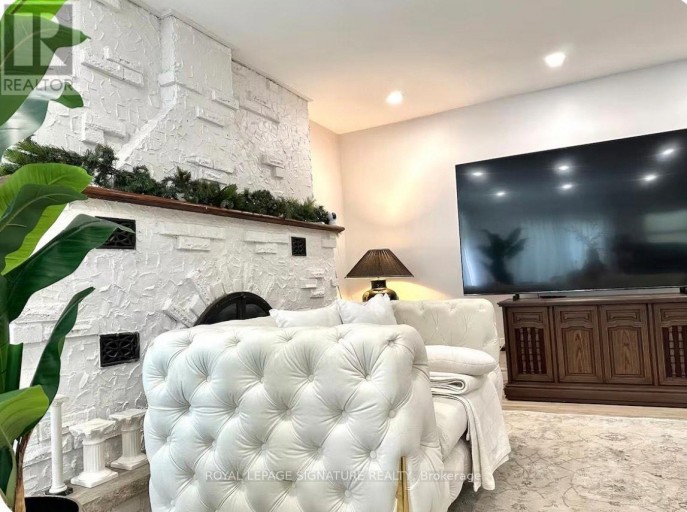 1119 REBECCA STREET, Oakville (WO West), Ontario, L6L1Y6