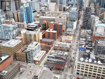 B100 - 14 MCCAUL STREET Toronto (Kensington-Chinatown) Ontario photo 9