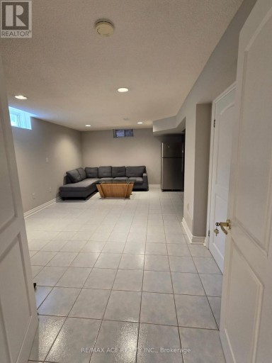BSMT - 25 PILKINGTON CRESCENT, Vaughan (Brownridge), Ontario, L4J7J5