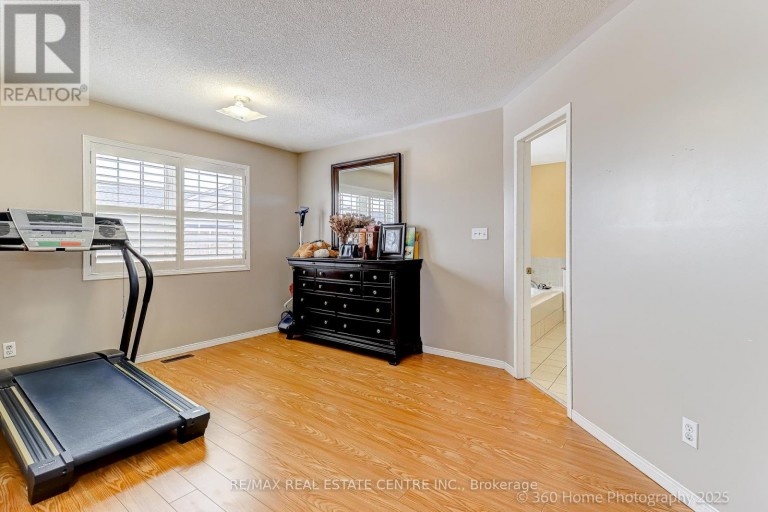 806 WHITE CLOVER WAY, Mississauga (East Credit), Ontario, L5V3C5