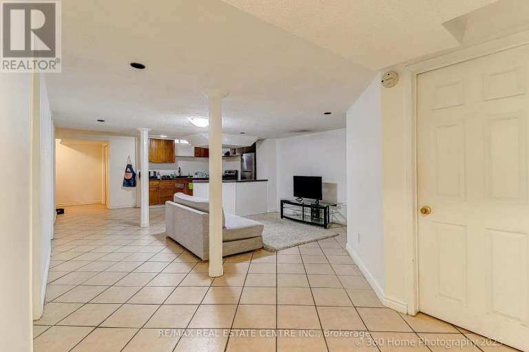 806 WHITE CLOVER WAY, Mississauga (East Credit), Ontario, L5V3C5