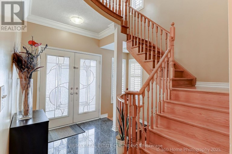 806 WHITE CLOVER WAY, Mississauga (East Credit), Ontario, L5V3C5