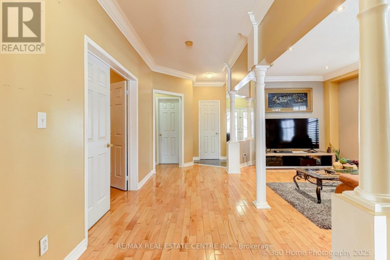 806 WHITE CLOVER WAY, Mississauga (East Credit), Ontario, L5V3C5