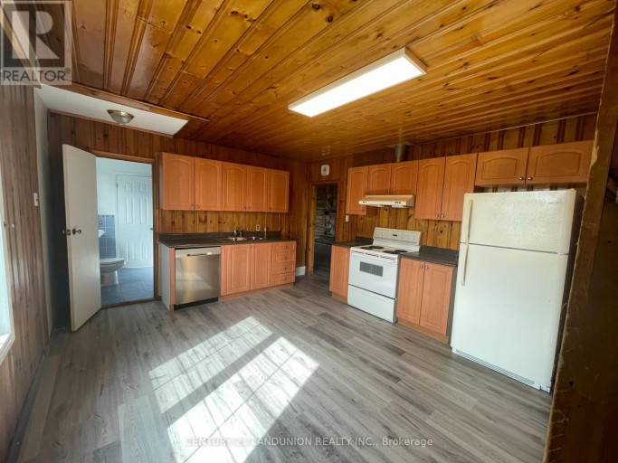 RESIDENCE PRIMARY UNIT/B - 20215 WOODBINE AVENUE, East Gwillimbury, Ontario, L0G1R0