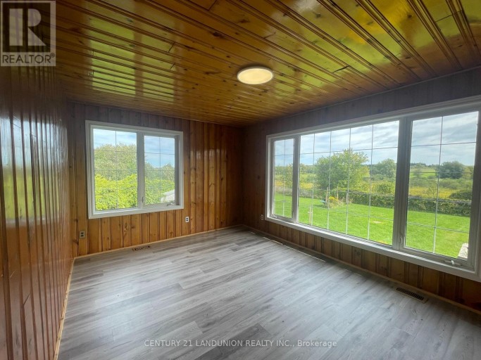 RESIDENCE PRIMARY UNIT/B - 20215 WOODBINE AVENUE, East Gwillimbury, Ontario, L0G1R0