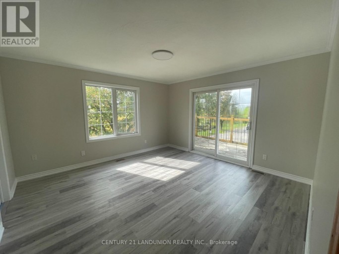 RESIDENCE PRIMARY UNIT/B - 20215 WOODBINE AVENUE, East Gwillimbury, Ontario, L0G1R0