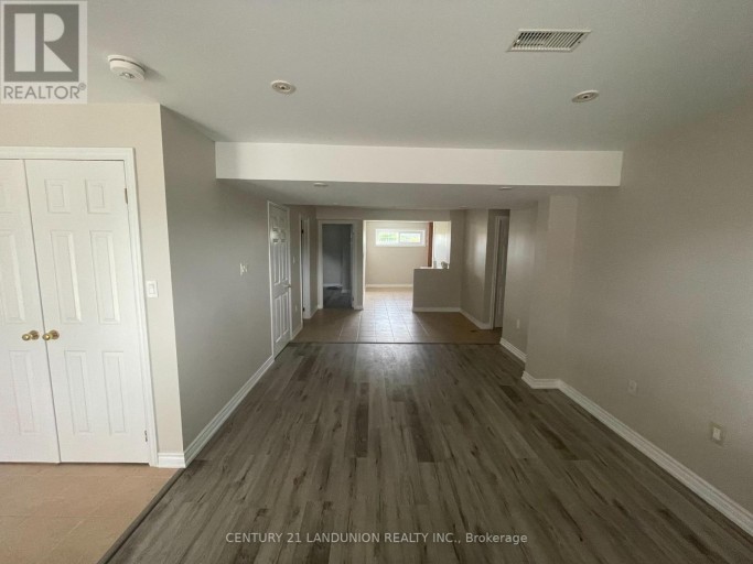 RESIDENCE PRIMARY UNIT/B - 20215 WOODBINE AVENUE, East Gwillimbury, Ontario, L0G1R0