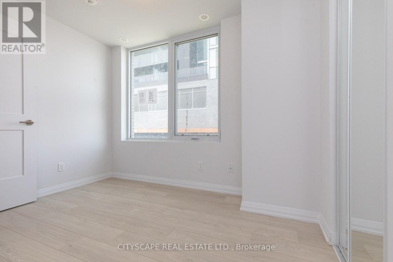 TH - 1 - 1010 PORTAGE PARKWAY, Vaughan (Concord), Ontario, L4K0K3