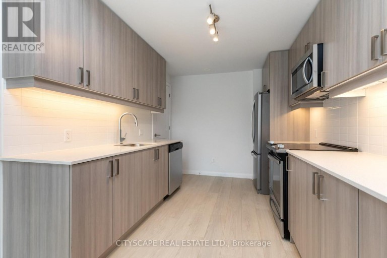 TH - 1 - 1010 PORTAGE PARKWAY, Vaughan (Concord), Ontario, L4K0K3