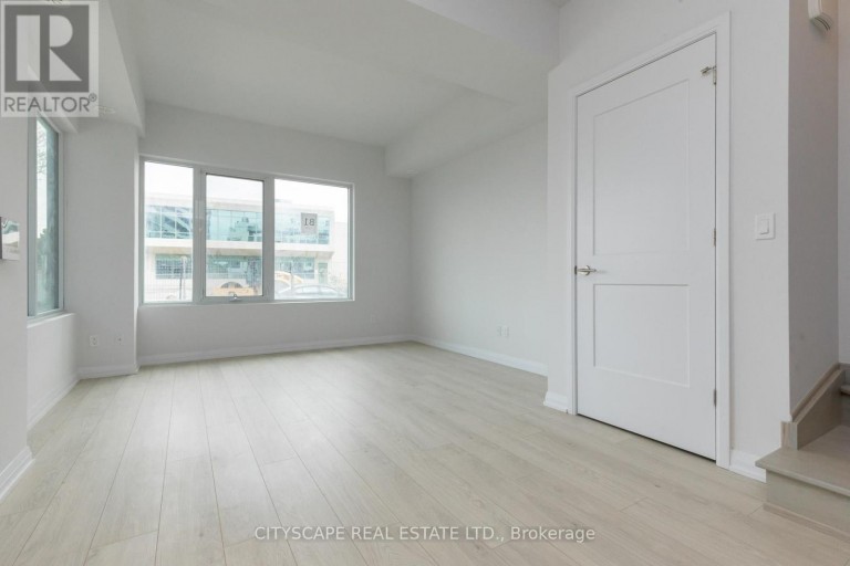 TH - 1 - 1010 PORTAGE PARKWAY, Vaughan (Concord), Ontario, L4K0K3