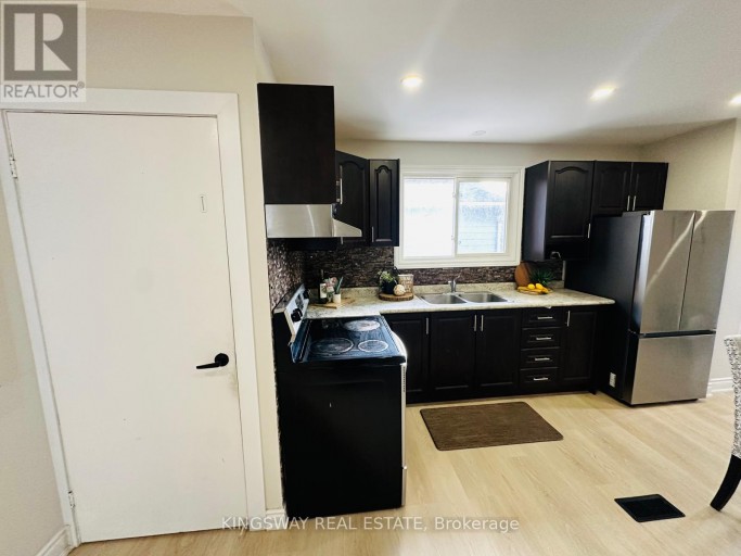 35 SILVER ASPEN CRESCENT, Kitchener, Ontario, N2N1H5