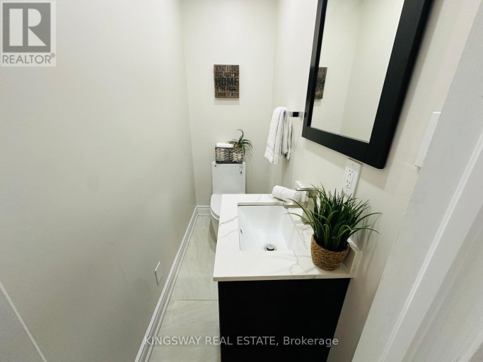35 SILVER ASPEN CRESCENT, Kitchener, Ontario, N2N1H5