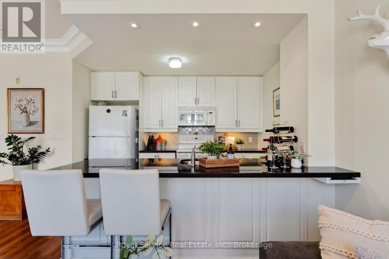 206 - 148 THIRD STREET, Cobourg, Ontario, K9A5X2