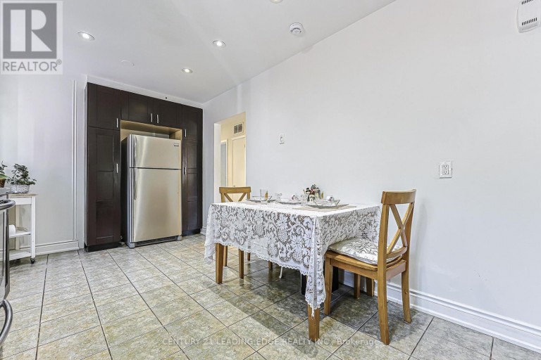 246 ELLINGTON DRIVE, Toronto (Wexford-Maryvale), Ontario, M1R3Y4
