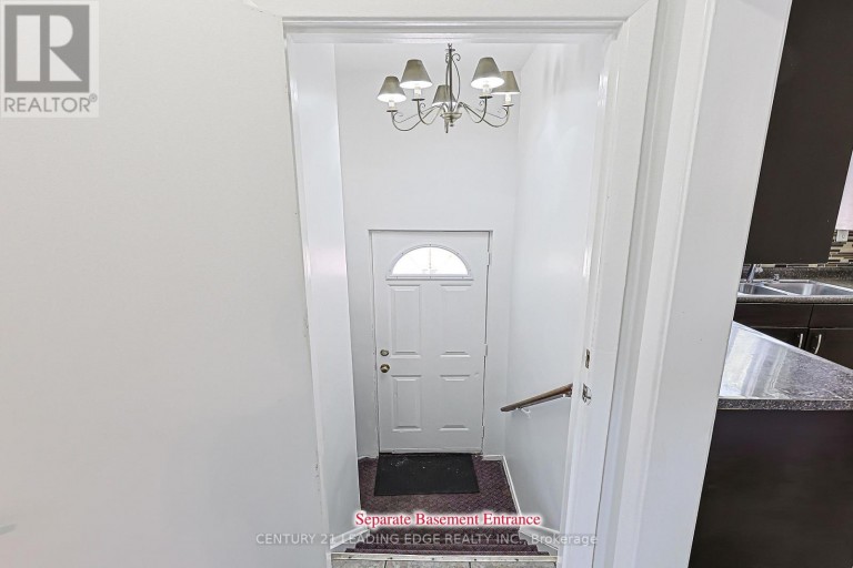 246 ELLINGTON DRIVE, Toronto (Wexford-Maryvale), Ontario, M1R3Y4