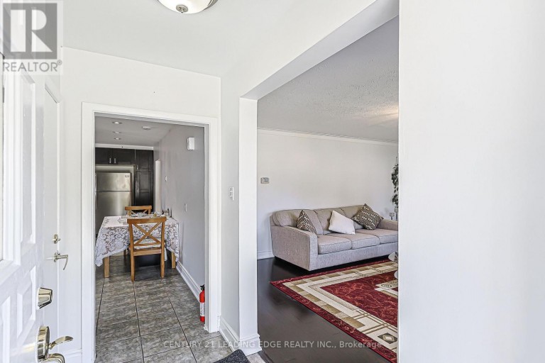 246 ELLINGTON DRIVE, Toronto (Wexford-Maryvale), Ontario, M1R3Y4