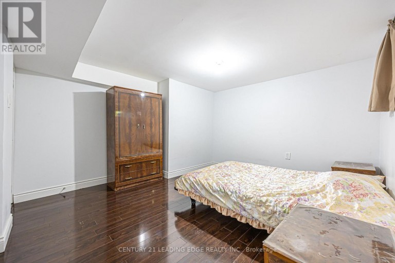 246 ELLINGTON DRIVE, Toronto (Wexford-Maryvale), Ontario, M1R3Y4
