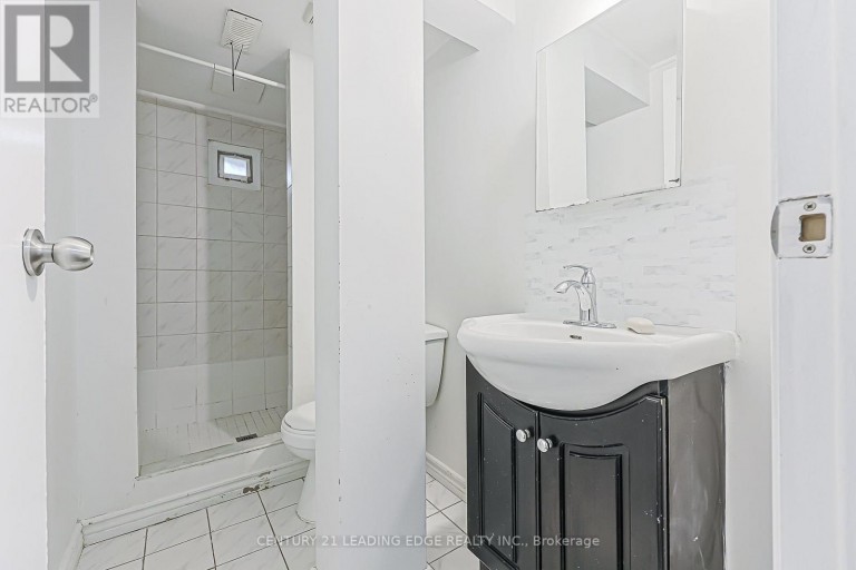 246 ELLINGTON DRIVE, Toronto (Wexford-Maryvale), Ontario, M1R3Y4
