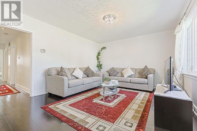 246 ELLINGTON DRIVE, Toronto (Wexford-Maryvale), Ontario, M1R3Y4