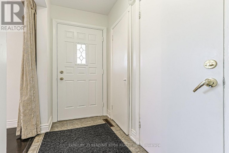 246 ELLINGTON DRIVE, Toronto (Wexford-Maryvale), Ontario, M1R3Y4