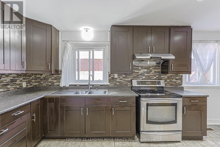 246 ELLINGTON DRIVE, Toronto (Wexford-Maryvale), Ontario, M1R3Y4