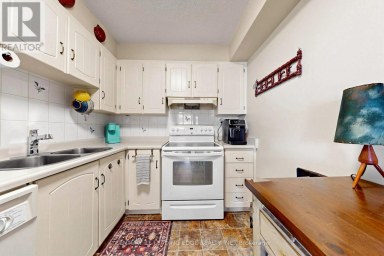 429 - 50 RICHMOND STREET E Oshawa (O'Neill) Ontario photo 18