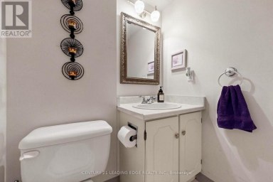 429 - 50 RICHMOND STREET E Oshawa (O'Neill) Ontario photo 23