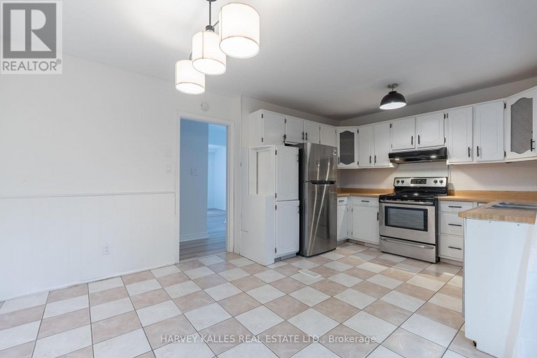 2258 BROOKHURST ROAD, Mississauga (Clarkson), Ontario, L5J1P9