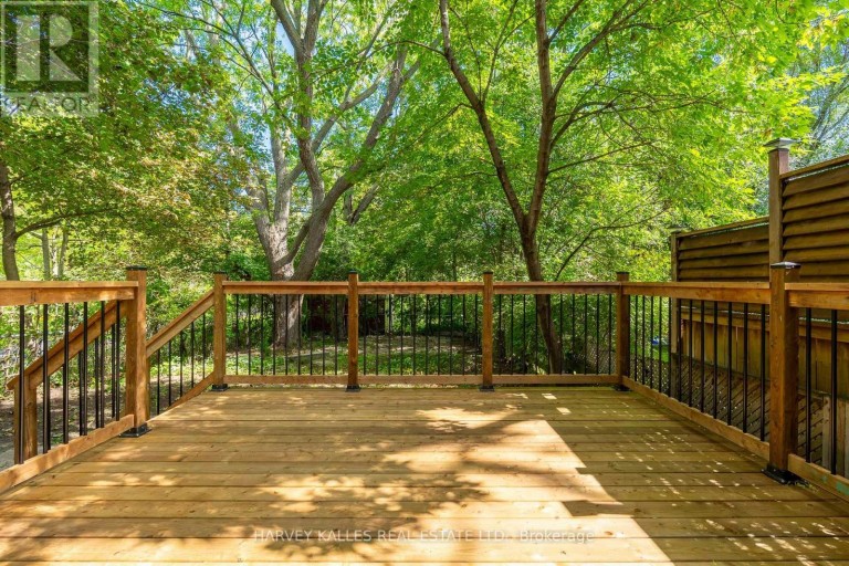 2258 BROOKHURST ROAD, Mississauga (Clarkson), Ontario, L5J1P9