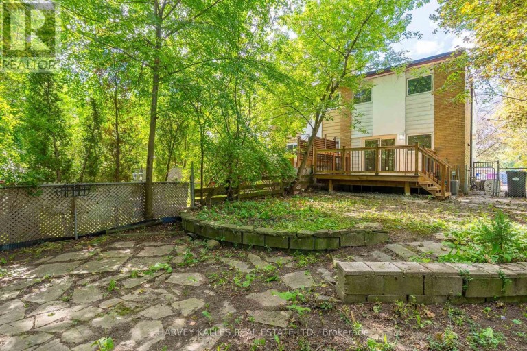 2258 BROOKHURST ROAD, Mississauga (Clarkson), Ontario, L5J1P9