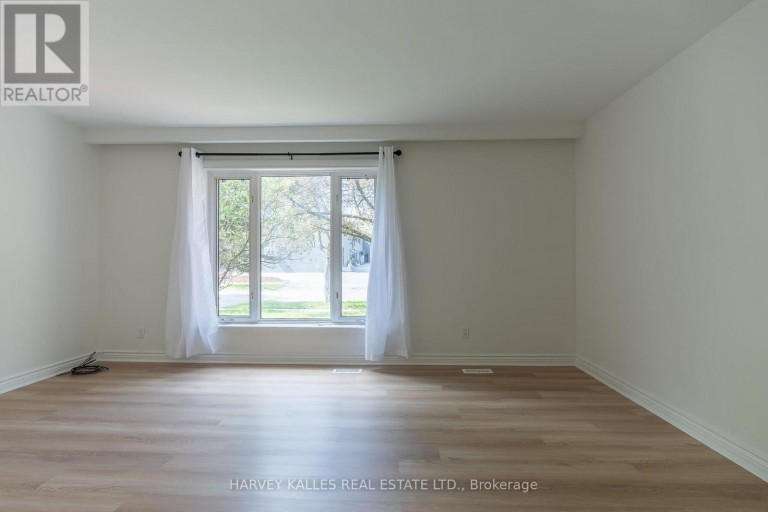 2258 BROOKHURST ROAD, Mississauga (Clarkson), Ontario, L5J1P9