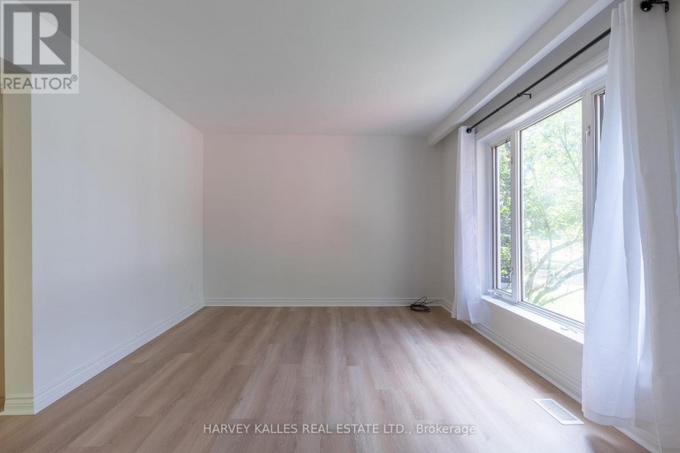 2258 BROOKHURST ROAD, Mississauga (Clarkson), Ontario, L5J1P9