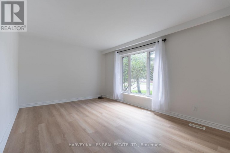 2258 BROOKHURST ROAD, Mississauga (Clarkson), Ontario, L5J1P9