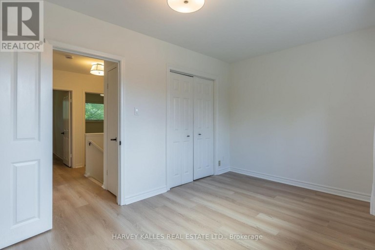 2258 BROOKHURST ROAD, Mississauga (Clarkson), Ontario, L5J1P9