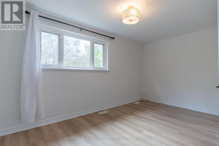 2258 BROOKHURST ROAD, Mississauga (Clarkson), Ontario, L5J1P9