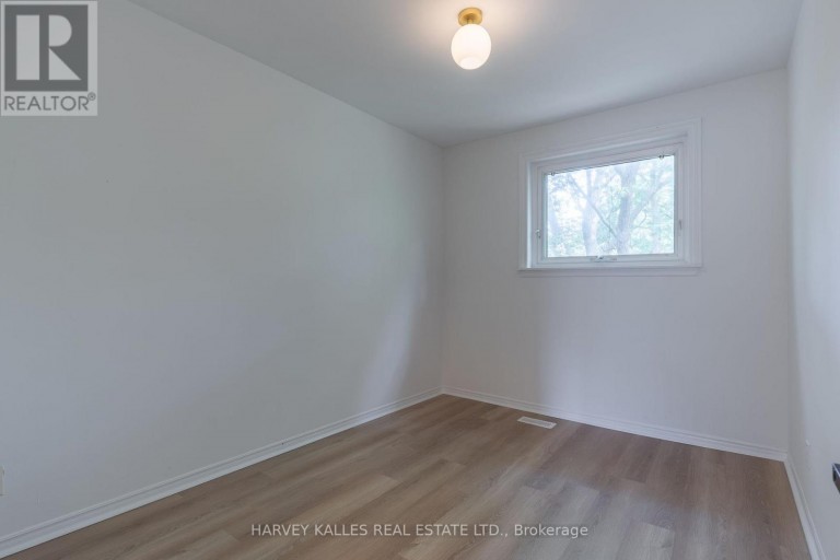 2258 BROOKHURST ROAD, Mississauga (Clarkson), Ontario, L5J1P9