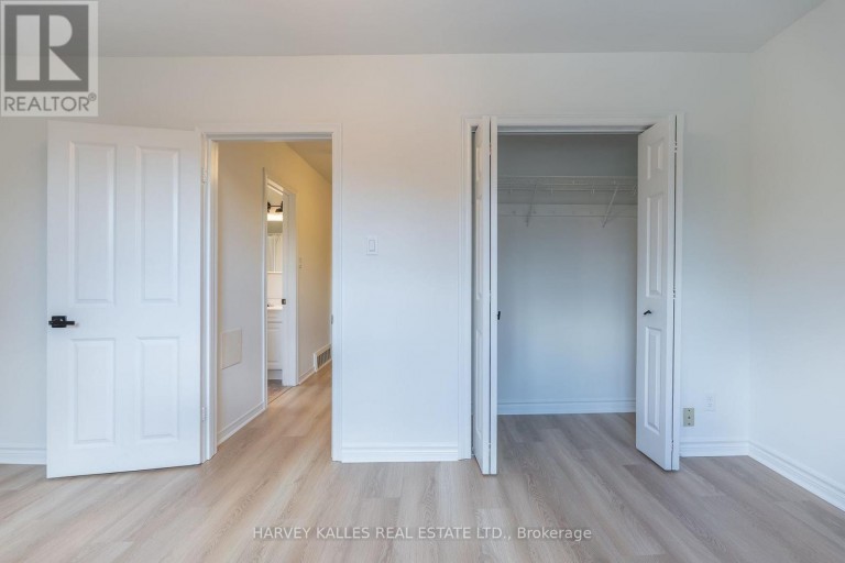 2258 BROOKHURST ROAD, Mississauga (Clarkson), Ontario, L5J1P9