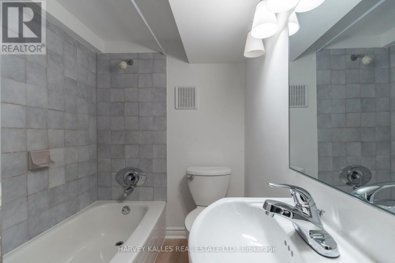 2258 BROOKHURST ROAD, Mississauga (Clarkson), Ontario, L5J1P9