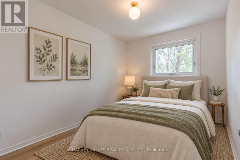 2258 BROOKHURST ROAD, Mississauga (Clarkson), Ontario, L5J1P9