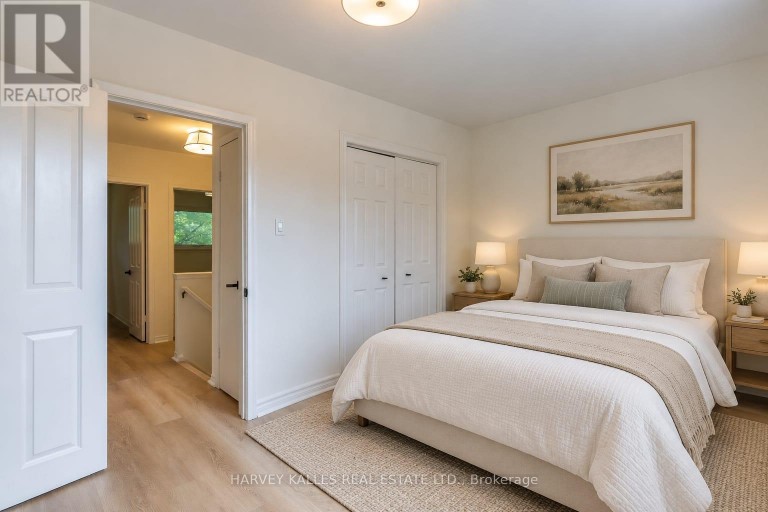 2258 BROOKHURST ROAD, Mississauga (Clarkson), Ontario, L5J1P9