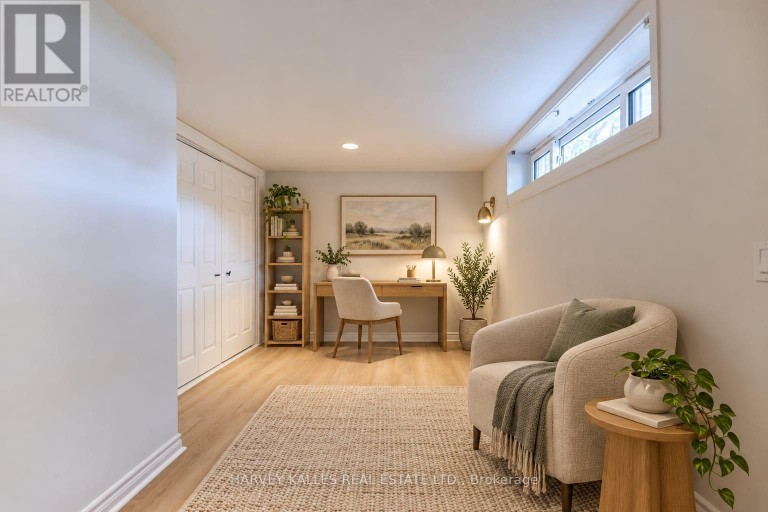 2258 BROOKHURST ROAD, Mississauga (Clarkson), Ontario, L5J1P9