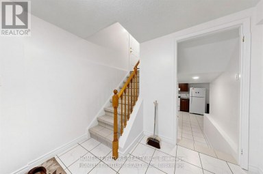 86 HALFMOON SQUARE Toronto (Highland Creek) Ontario photo 34