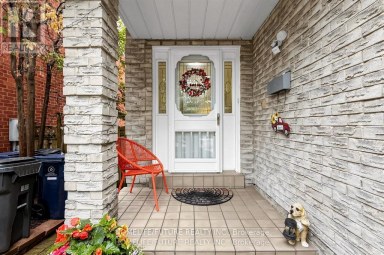 86 HALFMOON SQUARE Toronto (Highland Creek) Ontario photo 6