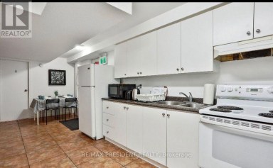 3 HERZBERG GARDENS Toronto (York University Heights) Ontario photo 17