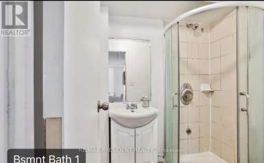 3 HERZBERG GARDENS Toronto (York University Heights) Ontario photo 19